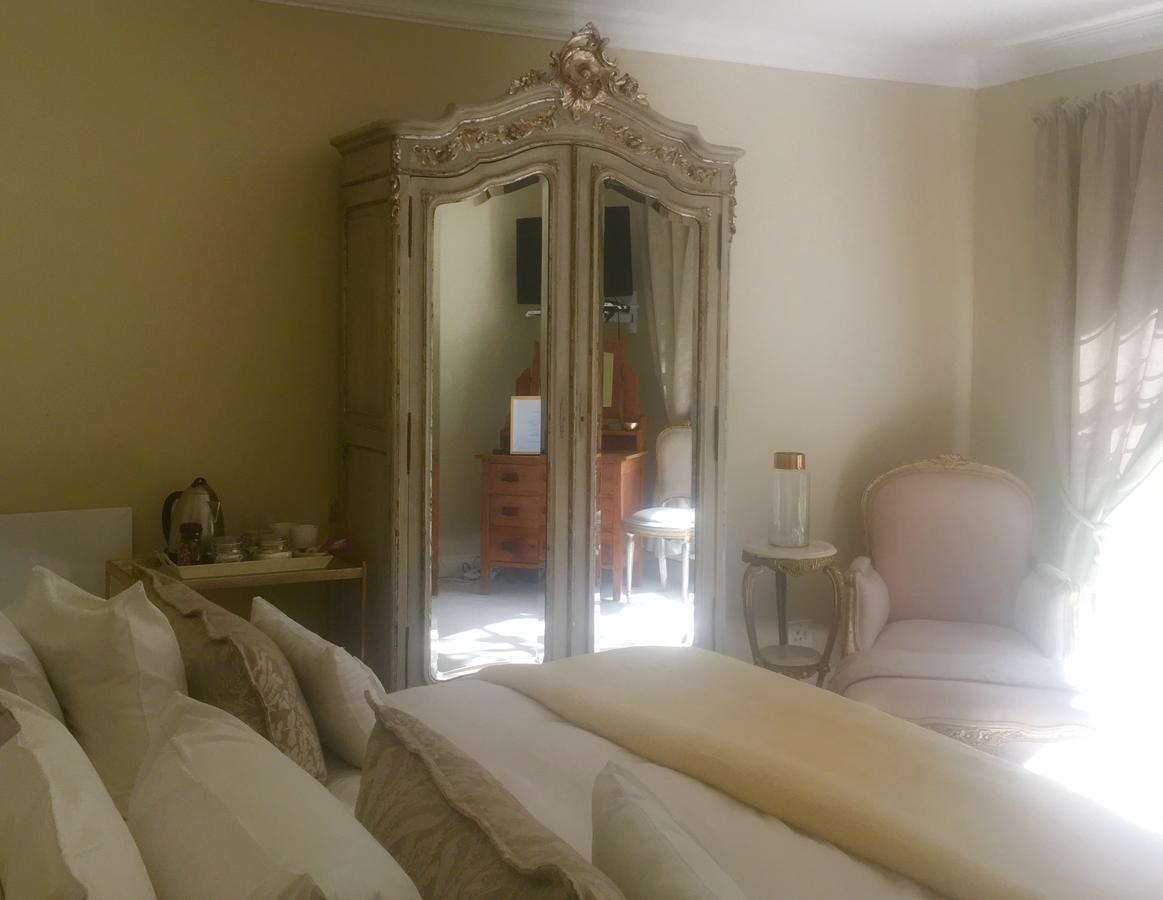 יוהנסבורג Vair'S Place Guest House In Sandton Paulshof - Apartment, Lux Suites & Spa מראה חיצוני תמונה