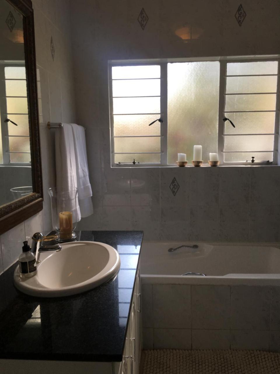 יוהנסבורג Vair'S Place Guest House In Sandton Paulshof - Apartment, Lux Suites & Spa מראה חיצוני תמונה