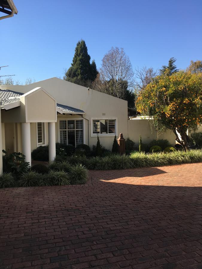 יוהנסבורג Vair'S Place Guest House In Sandton Paulshof - Apartment, Lux Suites & Spa מראה חיצוני תמונה